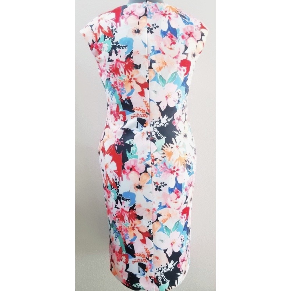 T Tahari- V-Neck Floral Scuba Dress NWT - Picture 7 of 12